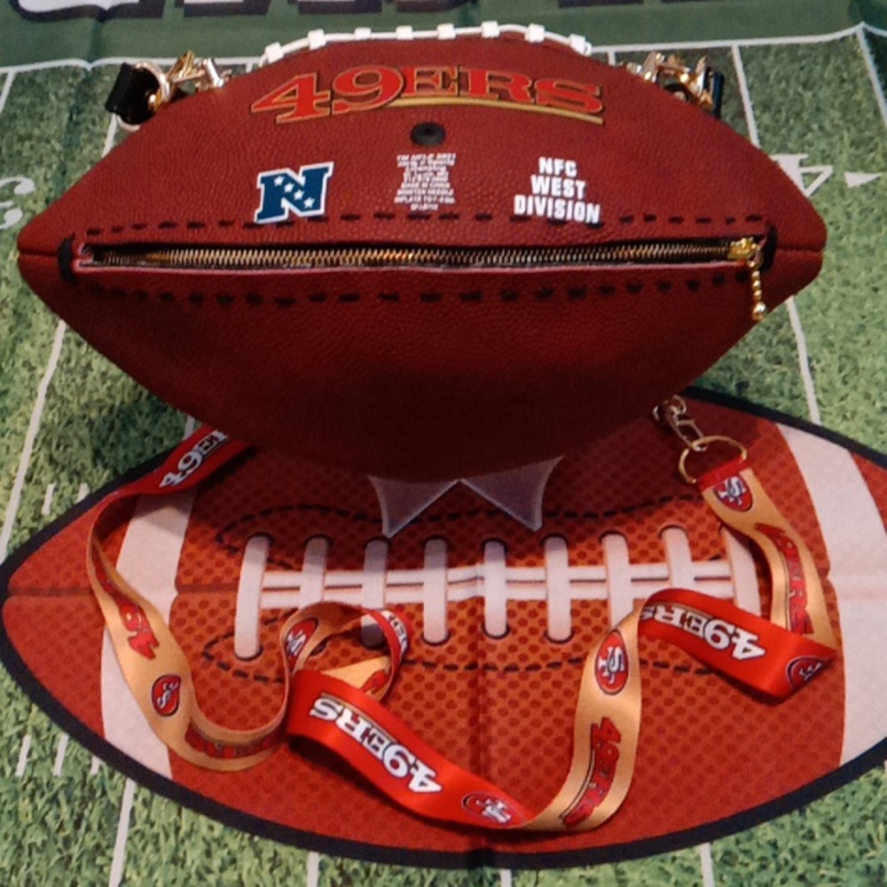 LIMITED EDITION HANDMADE SAN FRANCISCO 49ERS Football Purse ๐ - Picture 10 of 17